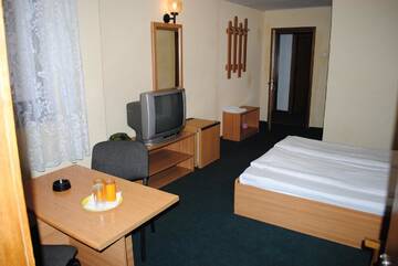 Фото номера Люкс Отель Hotel West г. Шкея 4
