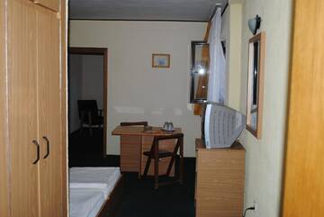 Фото номера Люкс Отель Hotel West г. Шкея 13