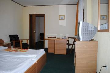 Фото номера Люкс Отель Hotel West г. Шкея 17